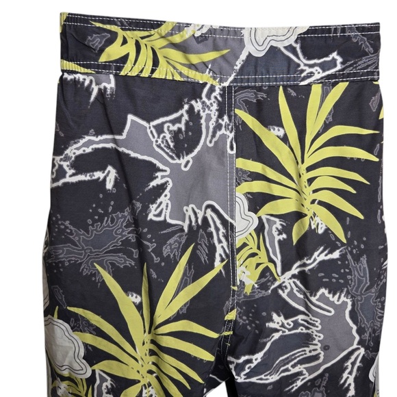 Tommy Bahama‎ Relax Mens Swim Trunks Medium Tropical Print Lined Pockets - Picture 7 of 9